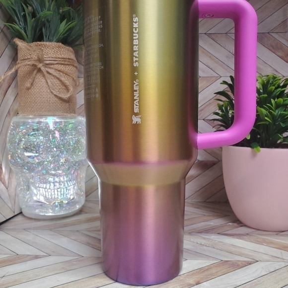 NWT Starbucks X Stanley 2024 PVD Metallic Gold Gradient Quencher 40oz * - Picture 4 of 9
